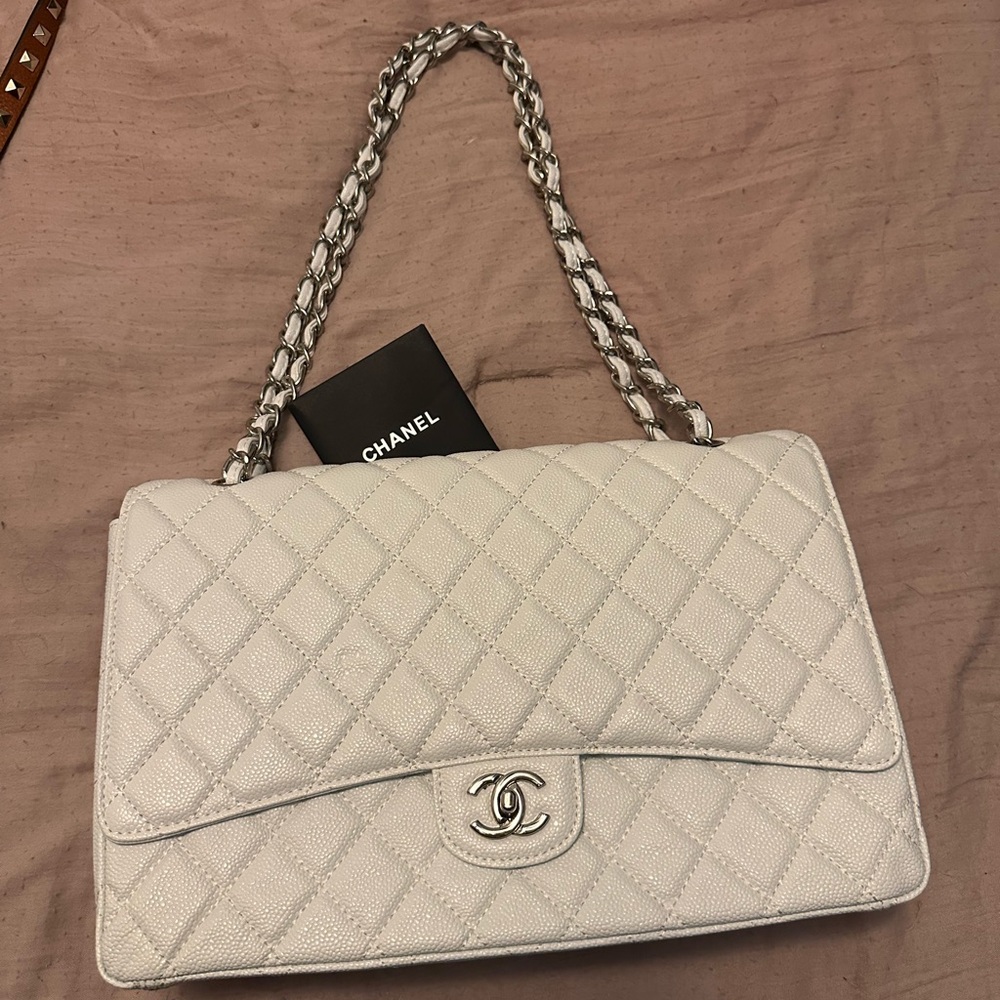 Amazon Essentials White Quilted Shoulder Bag with Silver Chain